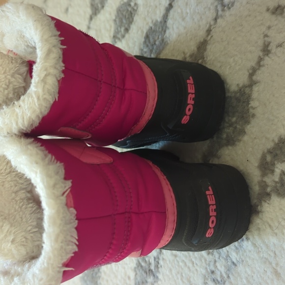 Sorel Girls Boots - Picture 4 of 5